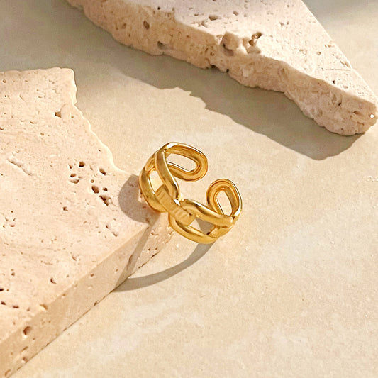 Gold Interlocked Links Ring