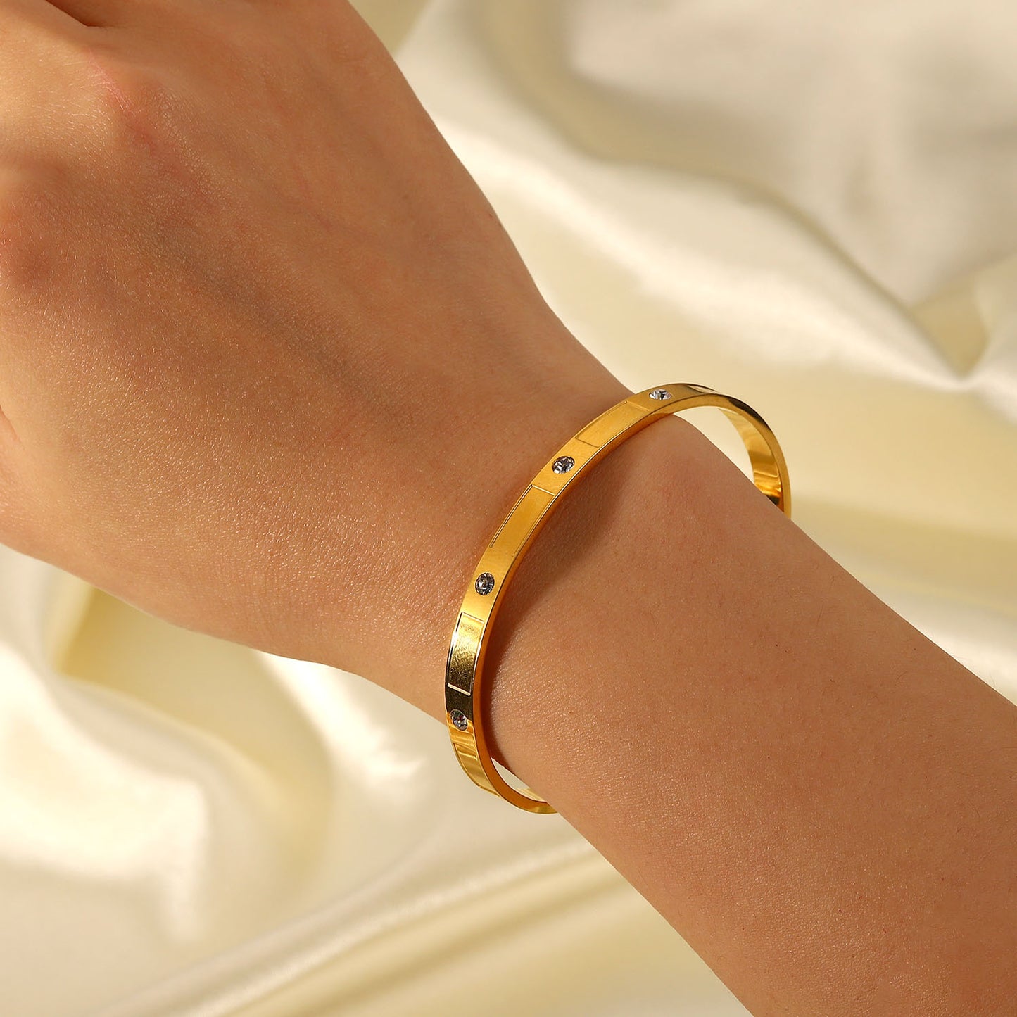 Classic Design 18K Gold-Plated Bracelet Variety