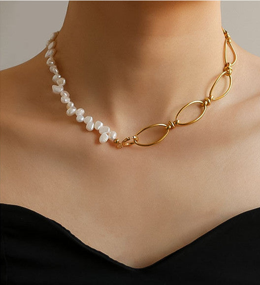 Asymmetrical Pearls & Chains Collarbone Necklace