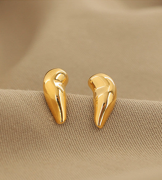 Simplistic Horn Shaped Gold Ear Studs