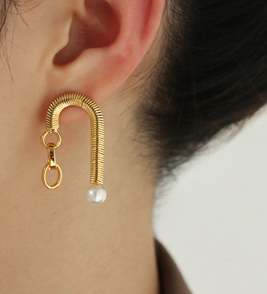 Snake Bone Chain Half Loop with Pearl Earrings