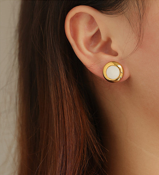 Simple Button White Shell Ear Studs