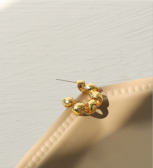 Twisting Ribbon C-Shape Gold Earrings