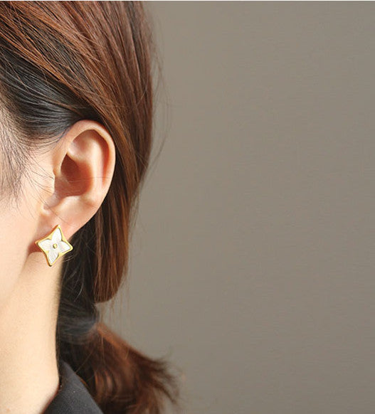 Clover Leaf Gold Ear Studs