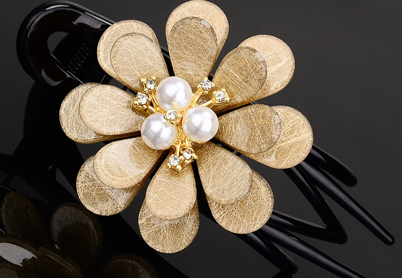 Pearl Detail Flower Hair Clip