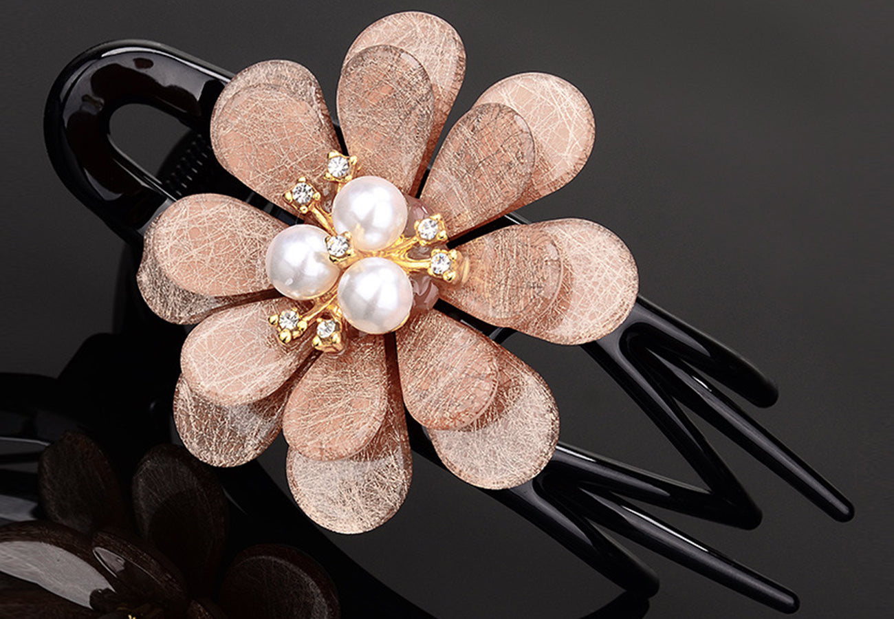 Pearl Detail Flower Hair Clip