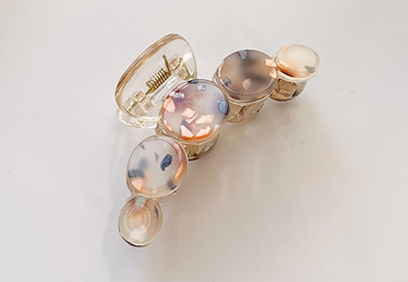 Speckle Detail Circle Hair Claw