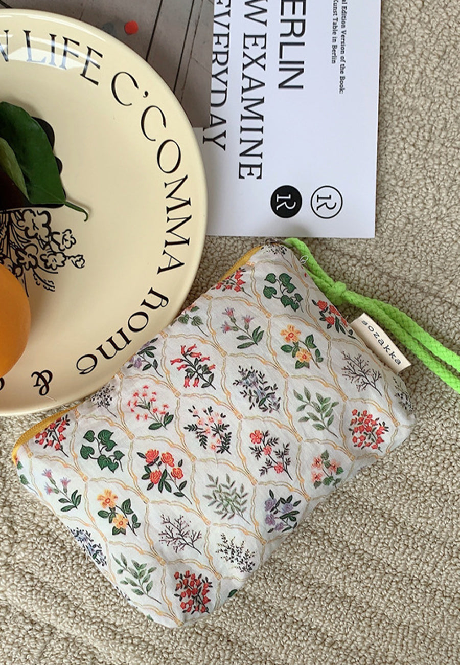 Contrast Rope Zipper Pull Pouch