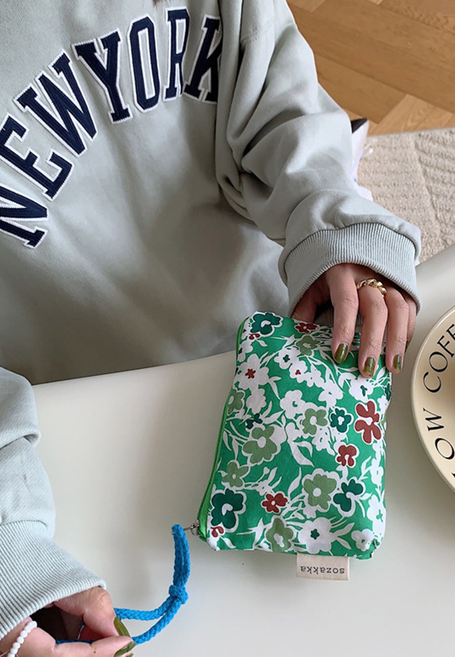 Contrast Rope Zipper Pull Pouch