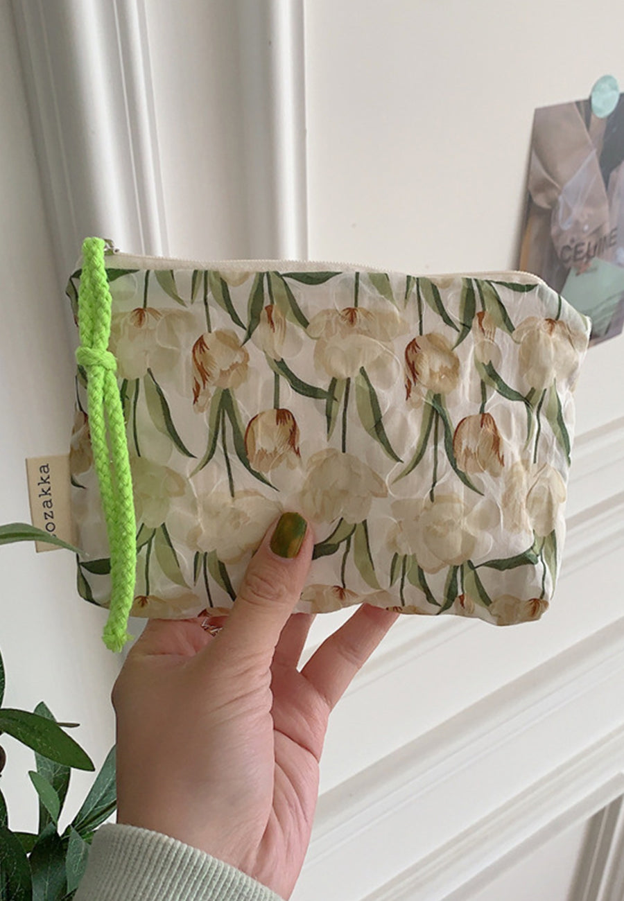 Contrast Rope Zipper Pull Pouch